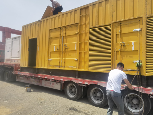靖边除了负载情况和发动机维护，还有哪些因素会影响 200kw 柴油发电机的油耗？