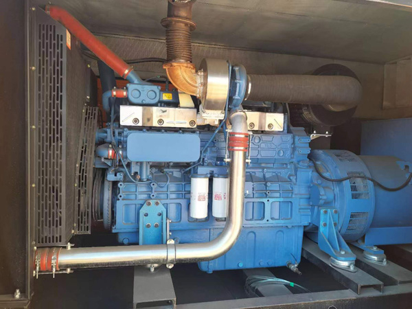 靖边燃油消耗率与进气温度的具体关系是什么？